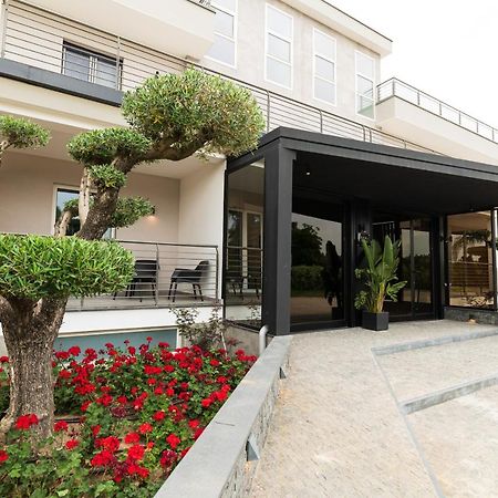 Dimora Delle Rose Agriresort Brusciano Bagian luar foto